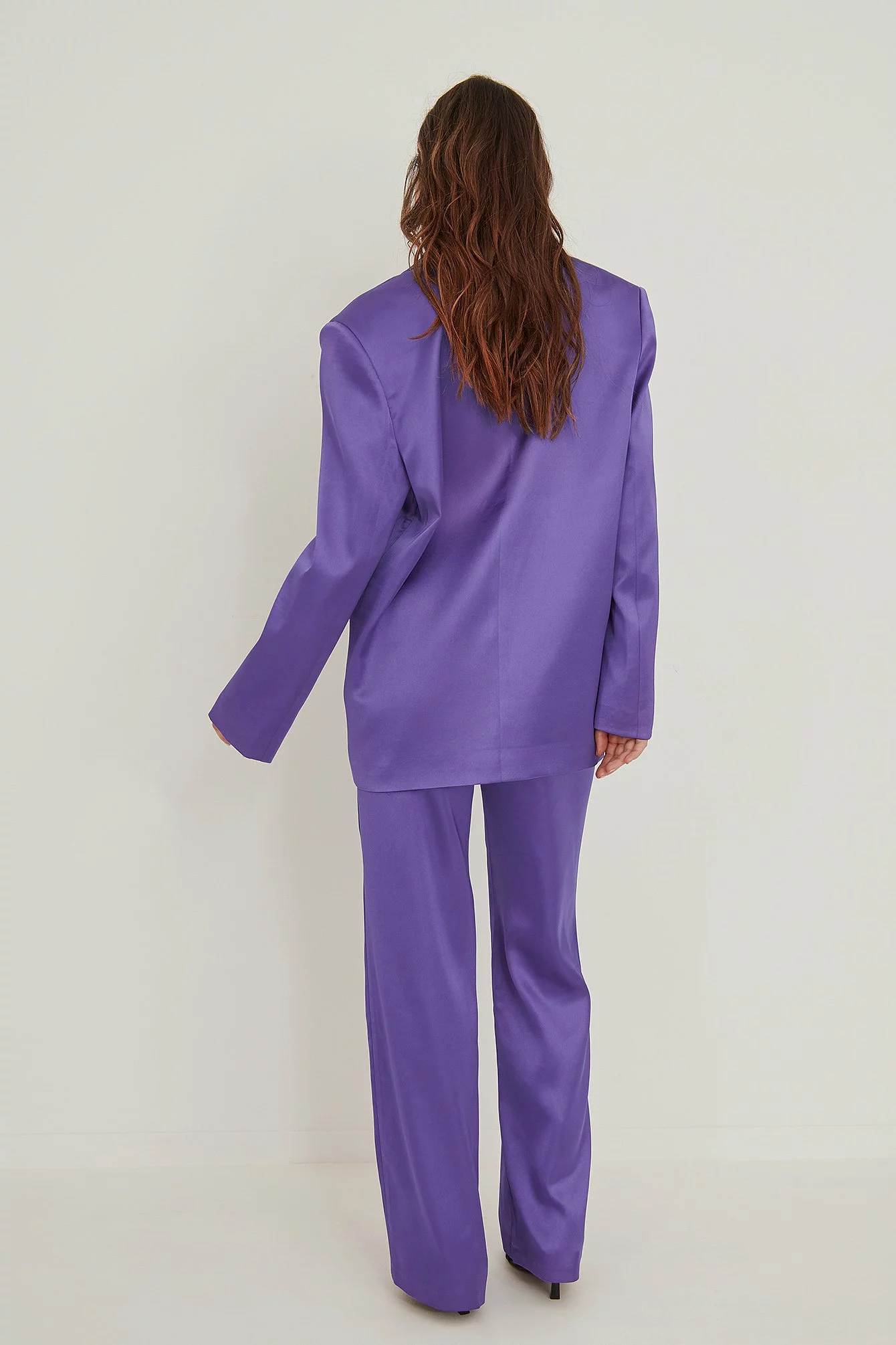 NA-KD Party Satin Suit Pants - Image 6