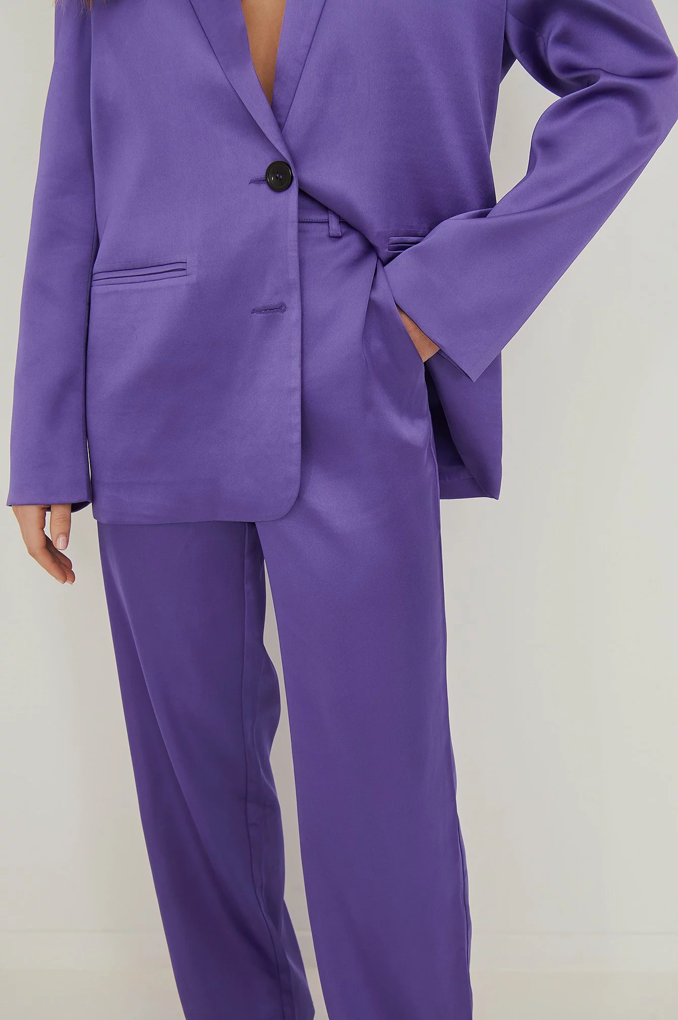 NA-KD Party Satin Suit Pants - Image 7