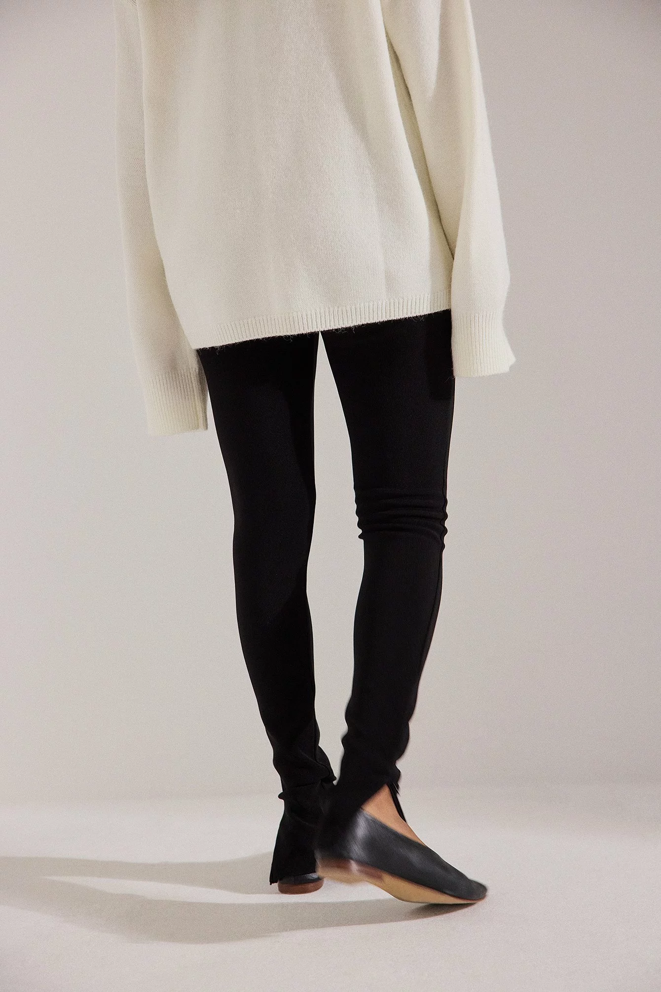 Anika Teller X NA-KD Ribbed Slit Zipper Leggings - Image 3