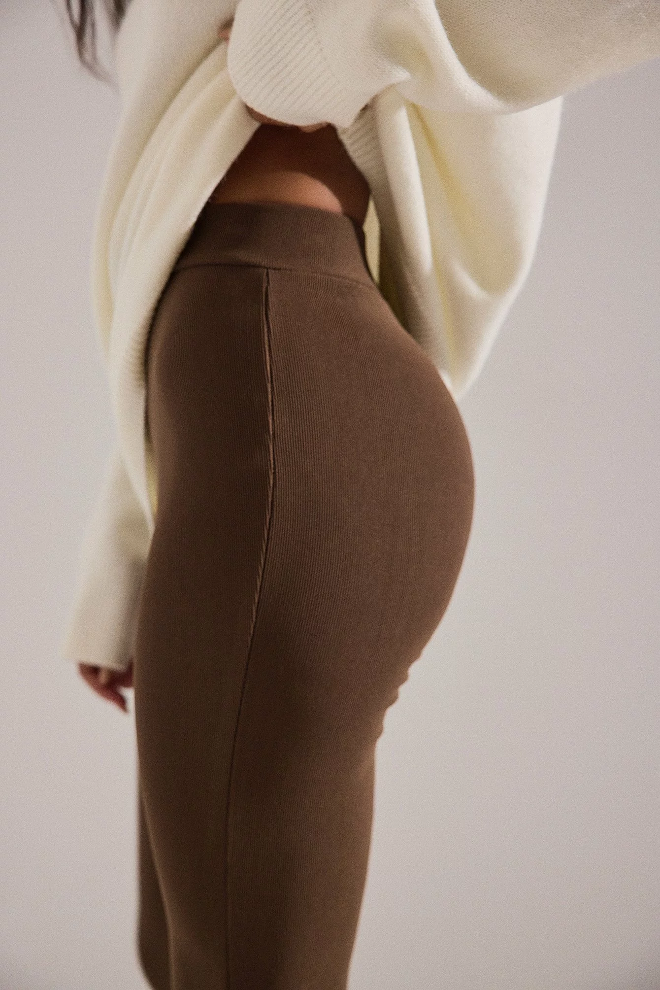 Anika Teller X NA-KD Ribbed Slit Zipper Leggings - Image 10