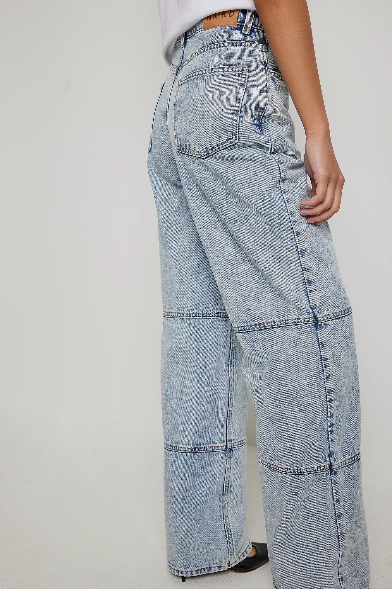 NA-KD High Waist Full Length Jeans With Seam Details - Image 7