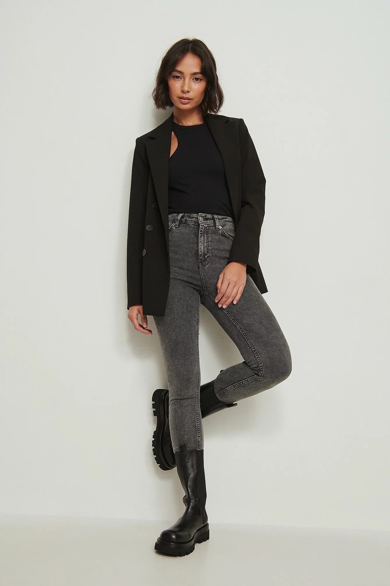 NA-KD Skinny High Waist Raw Hem Jeans - Image 27