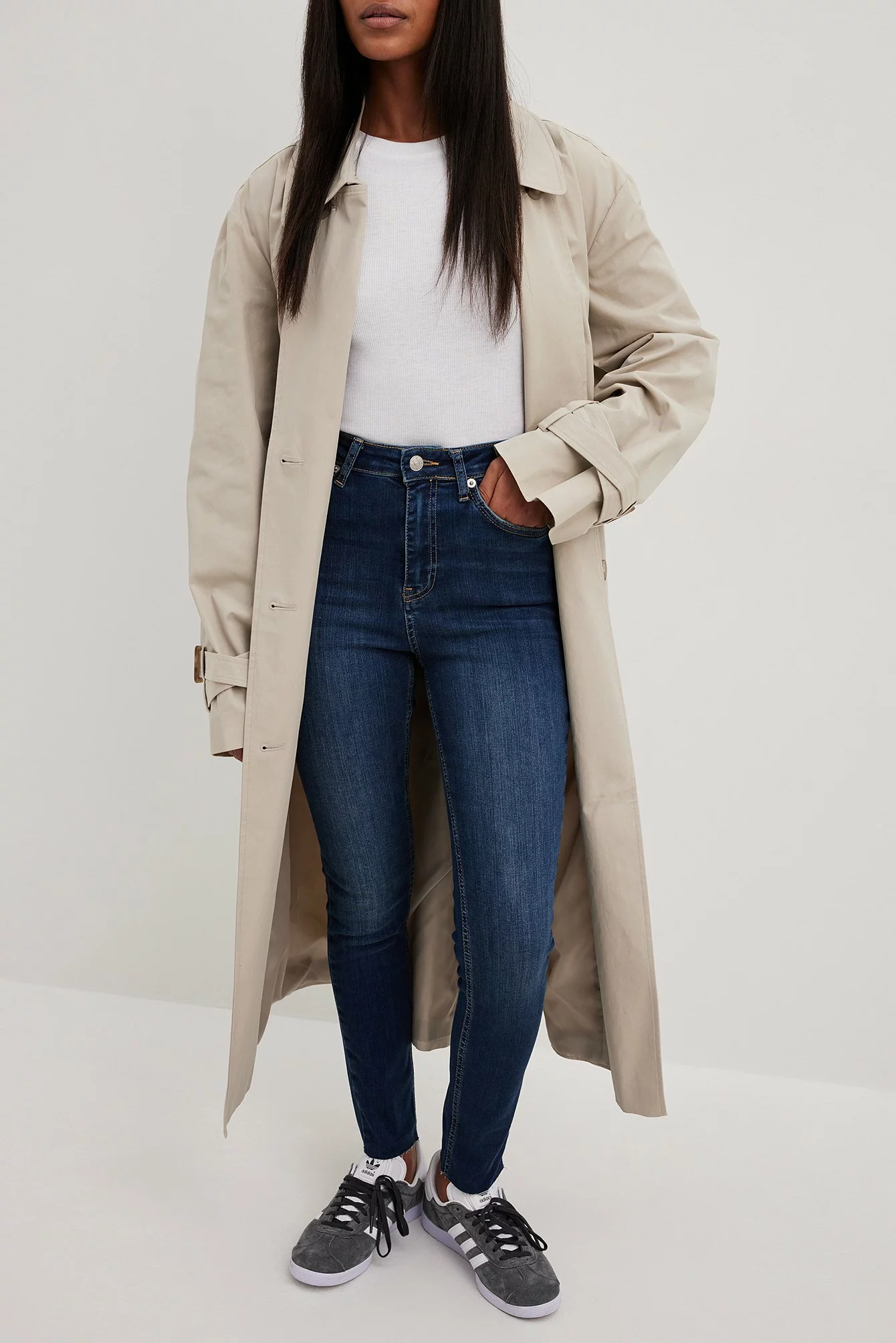 NA-KD Skinny High Waist Raw Hem Jeans - Image 13