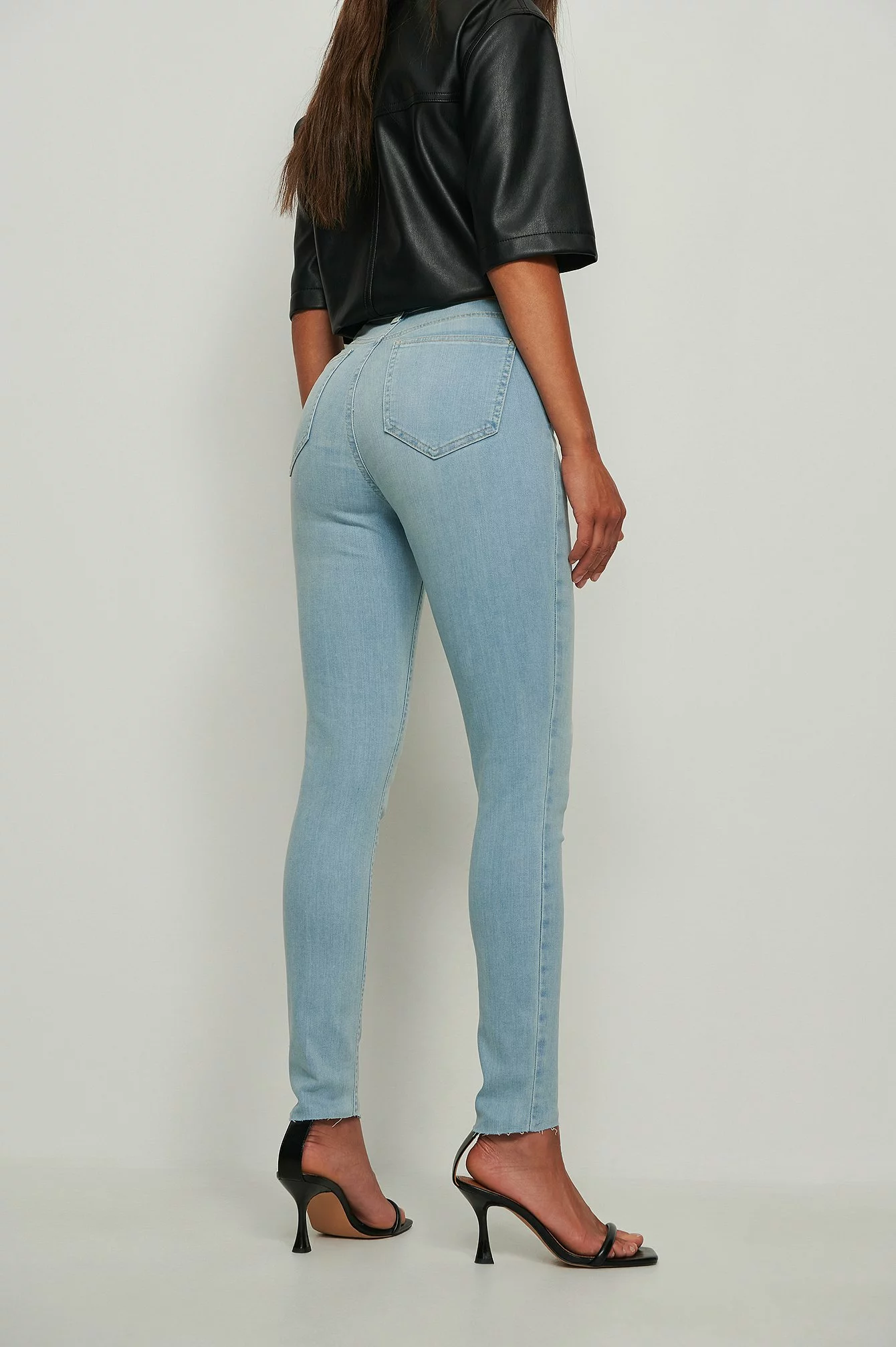NA-KD Skinny High Waist Raw Hem Jeans - Image 38