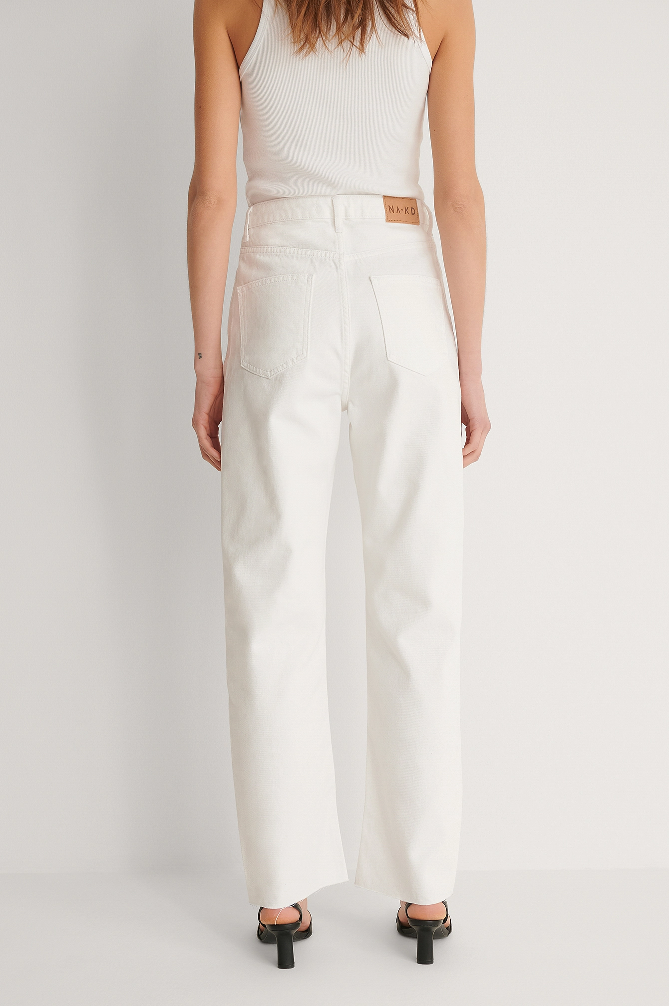 NA-KD Straight High Waist Raw Hem Destroyed Jeans - Image 2