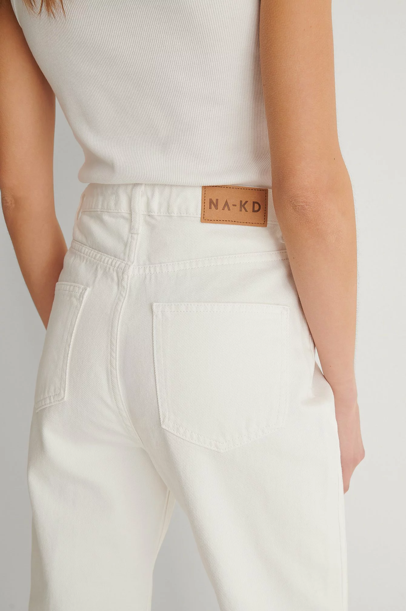 NA-KD Straight High Waist Raw Hem Destroyed Jeans - Image 6