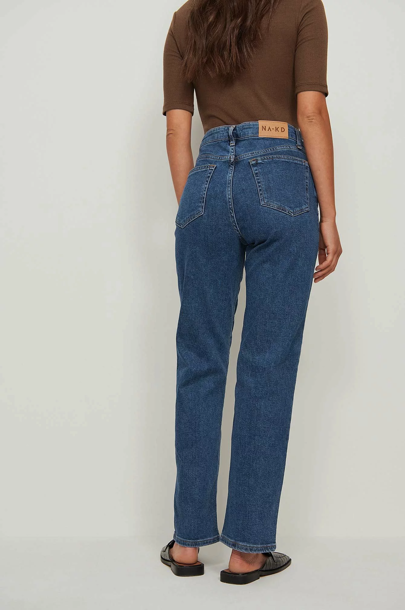 NA-KD Straight Mid Waist Jeans - Image 4