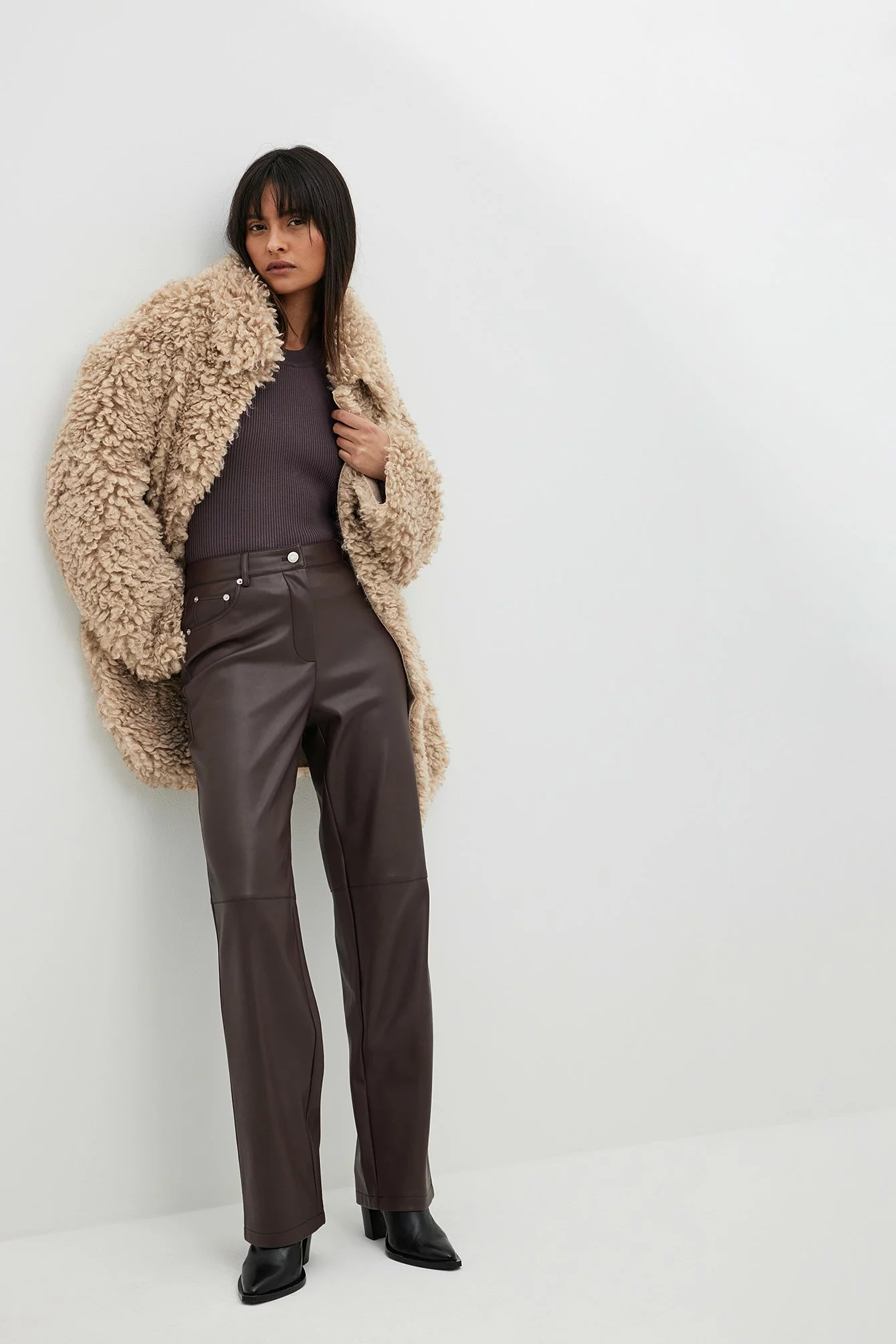 NA-KD Trend Straight PU Pants - Image 6