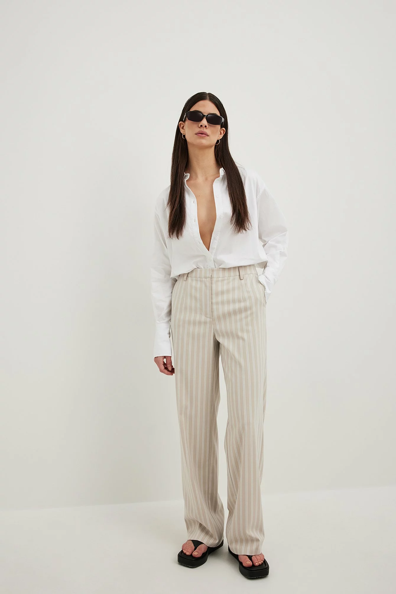 NA-KD Trend Striped Mid Waist Trousers - Image 4