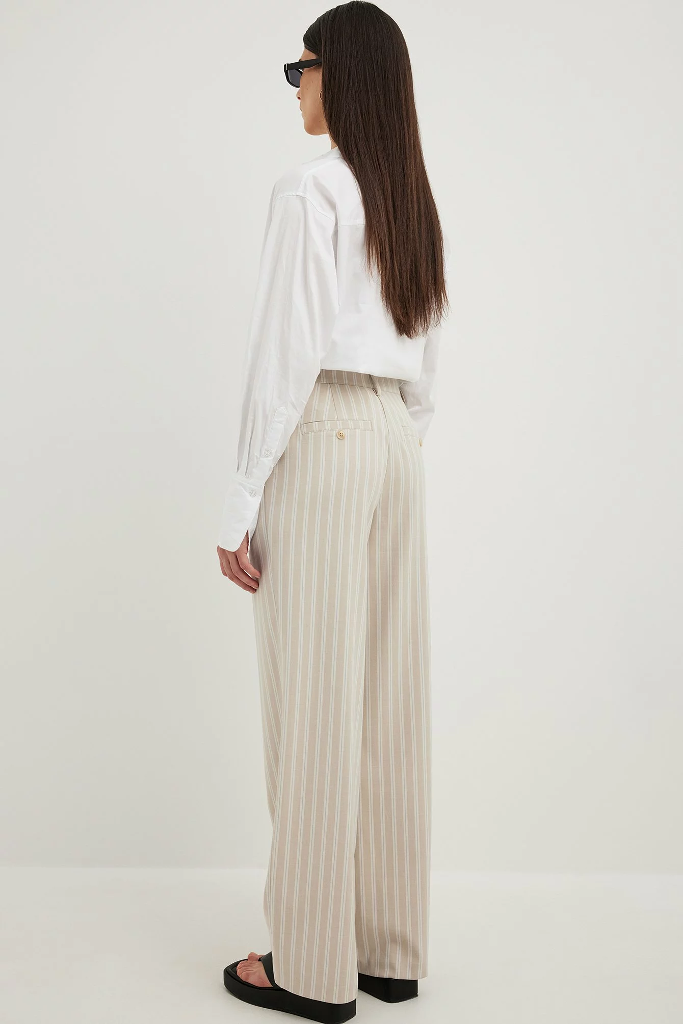 NA-KD Trend Striped Mid Waist Trousers - Image 5