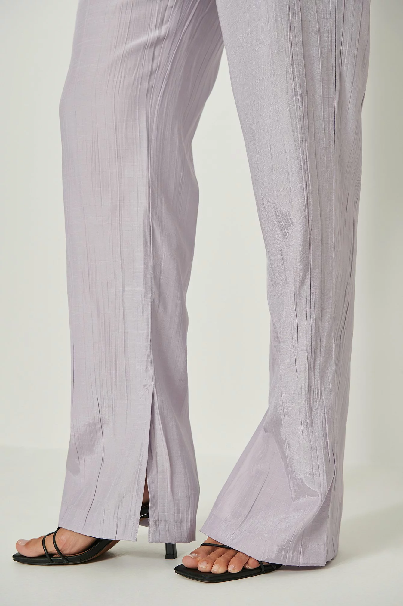 NA-KD Classic Structured Flowy Side Slit Pants - Image 4