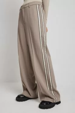 Maddie Demaine X NA-KD Suit Trousers With Side Ribbon