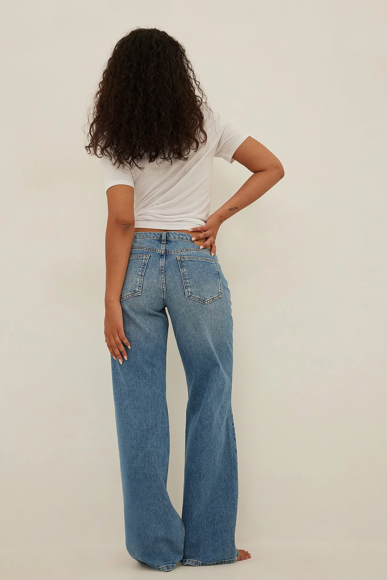 NA-KD Trend Super Low Waist Distressed Jeans - Image 3
