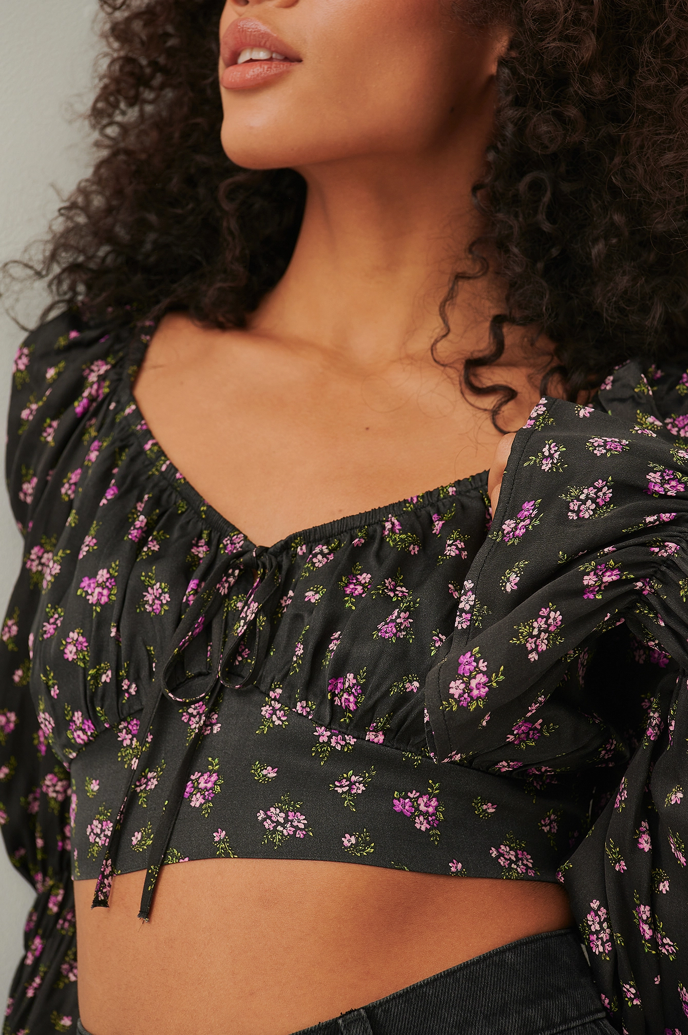 NA-KD Boho Tie Front Puff Sleeve Satin Blouse - Image 4