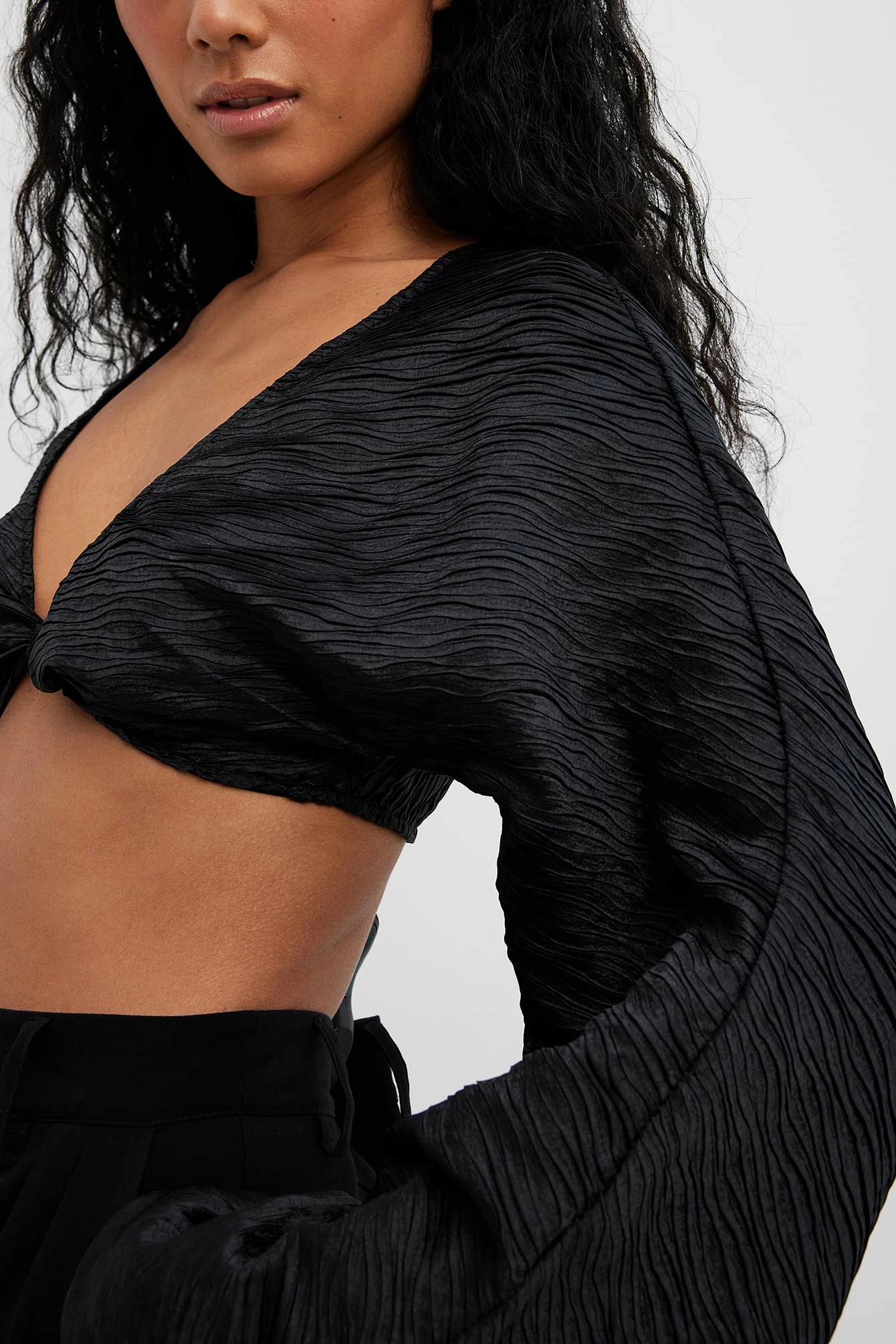 NA-KD Party Twist Front Pleated Blouse - Image 8