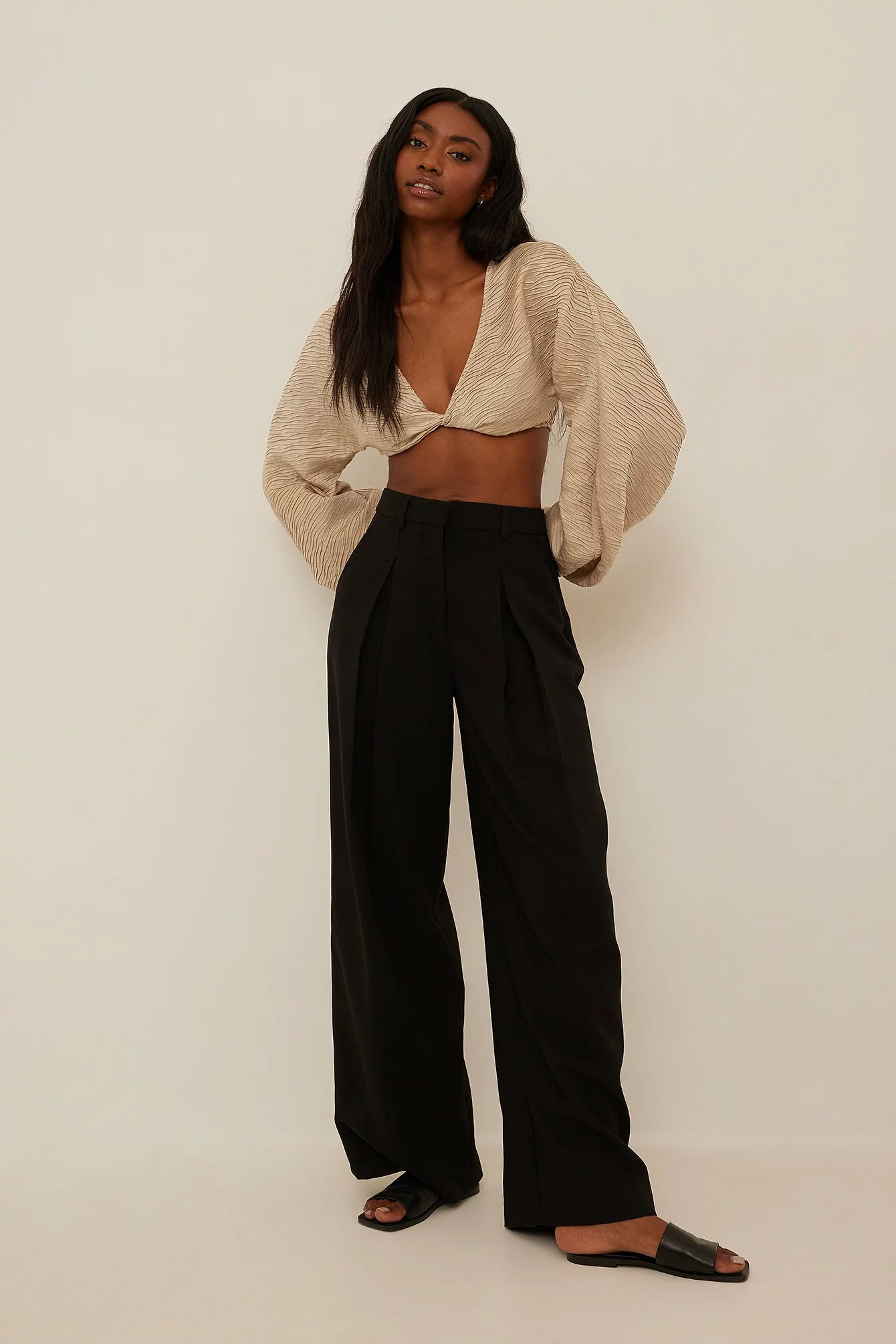 NA-KD Party Twist Front Pleated Blouse - Image 4