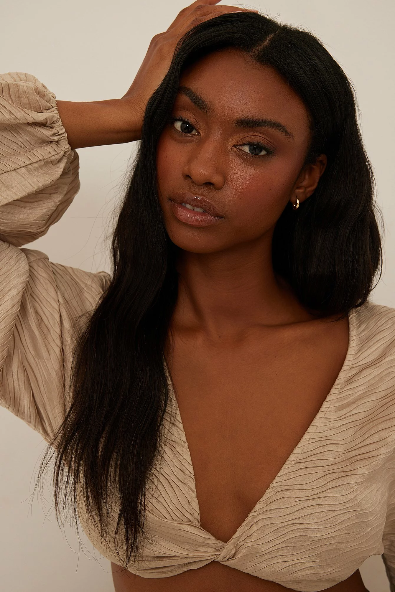 NA-KD Party Twist Front Pleated Blouse