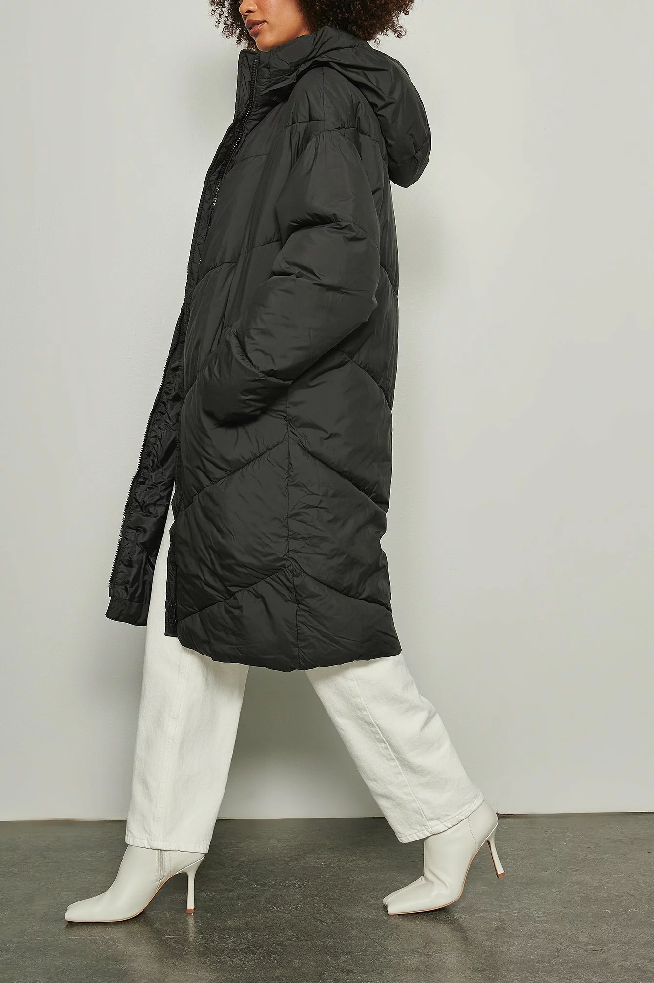 NA-KD V Shape Long Padded Jacket - Image 3