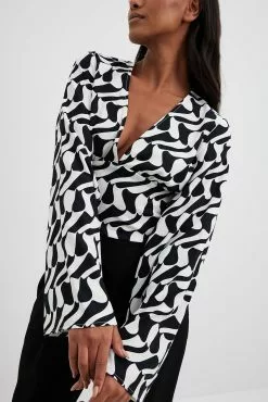 NA-KD V-neck LS Blouse