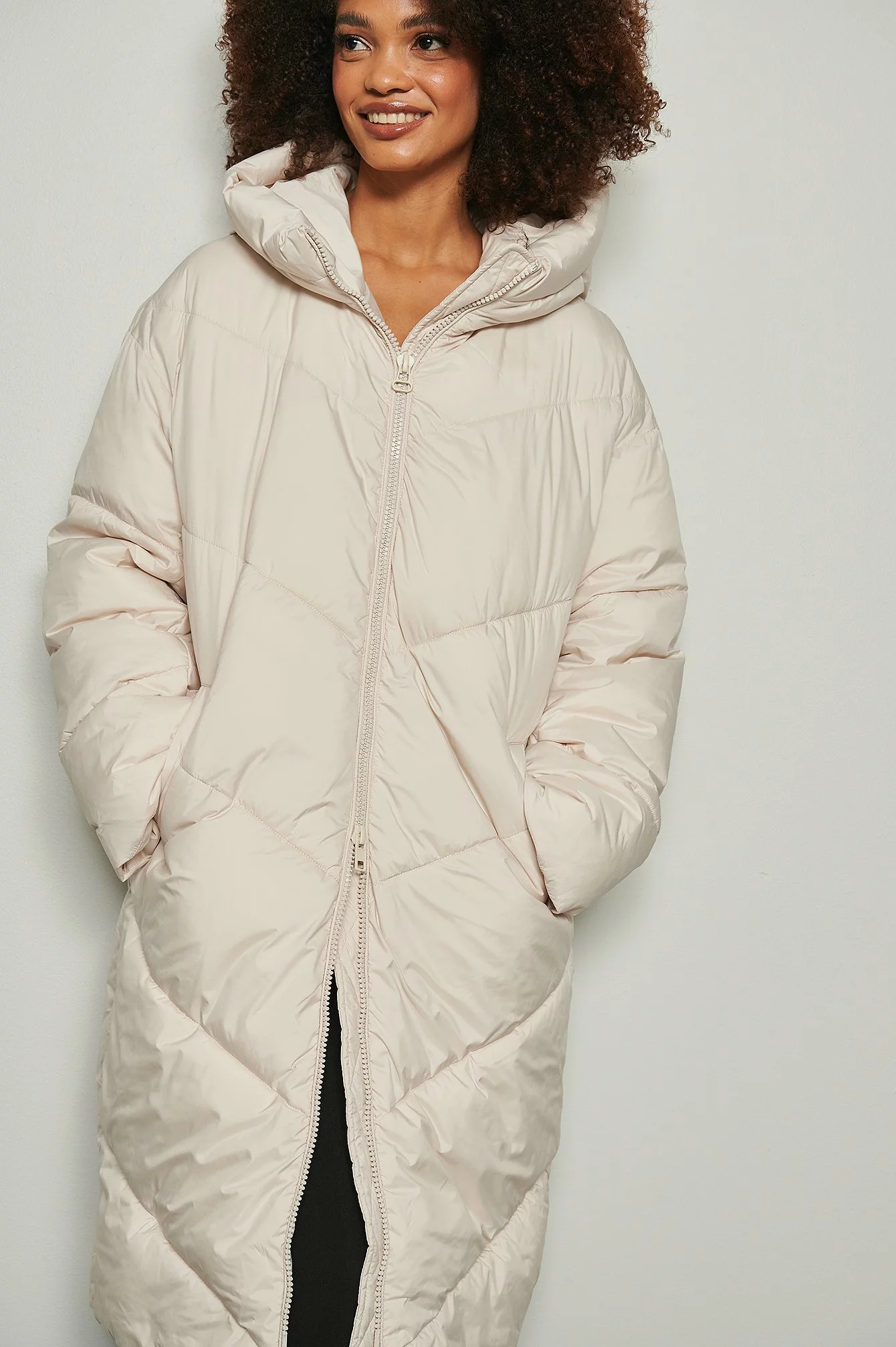 NA-KD V Shape Long Padded Jacket - Image 8