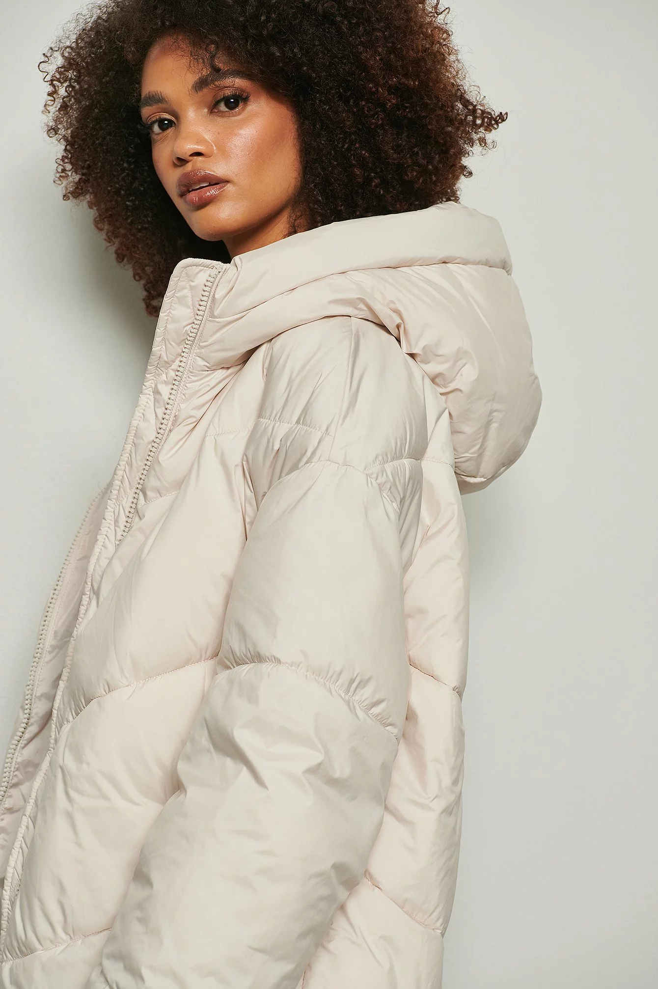 NA-KD V Shape Long Padded Jacket - Image 5