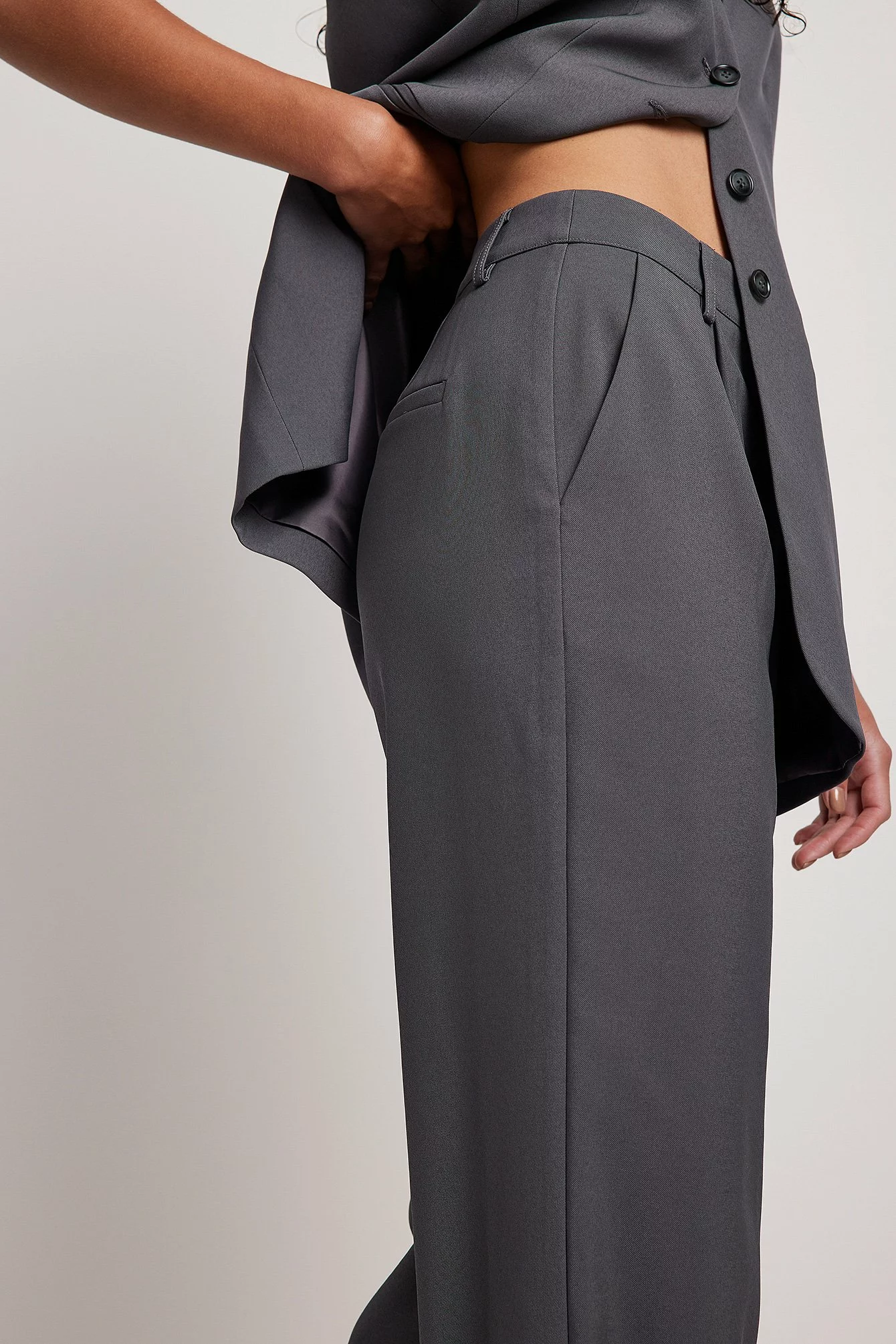 NA-KD Classic Wide Pleated Suit Pants - Image 3