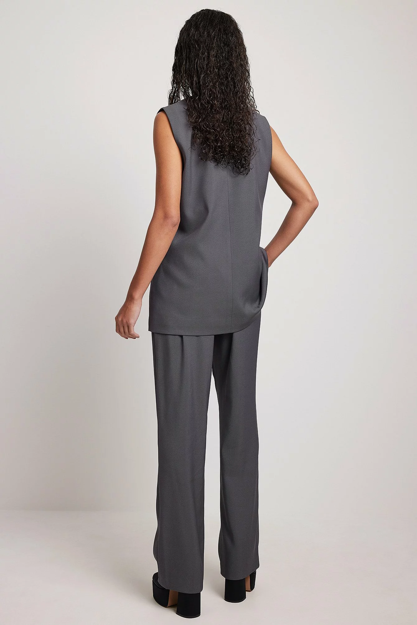 NA-KD Classic Wide Pleated Suit Pants - Image 2