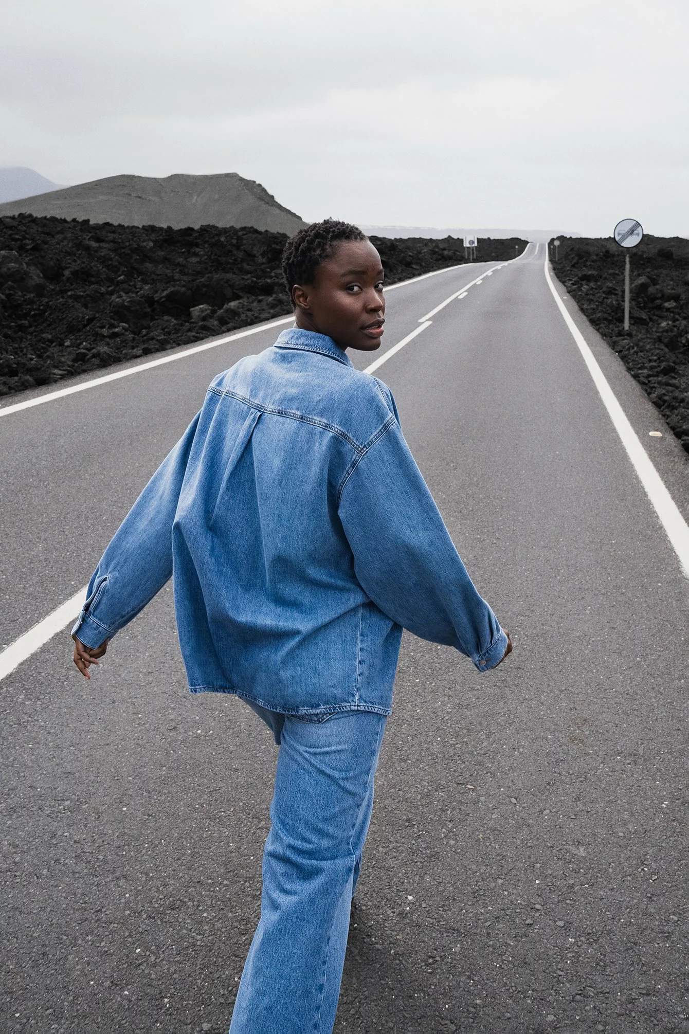 NA-KD Oversized Denim Shirt - Image 14