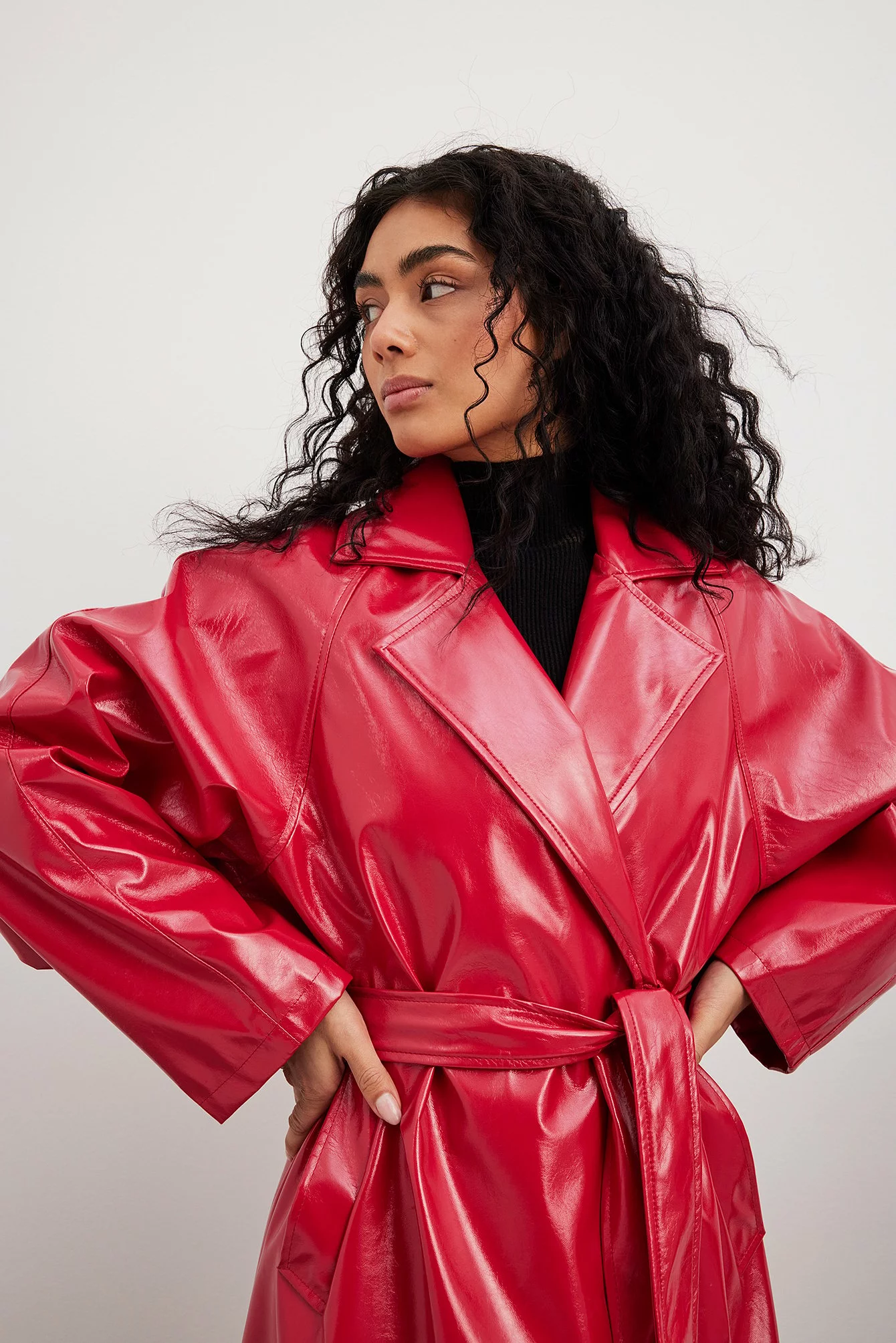 NA-KD Oversized Shiny Pu Belted Trenchcoat - Image 5