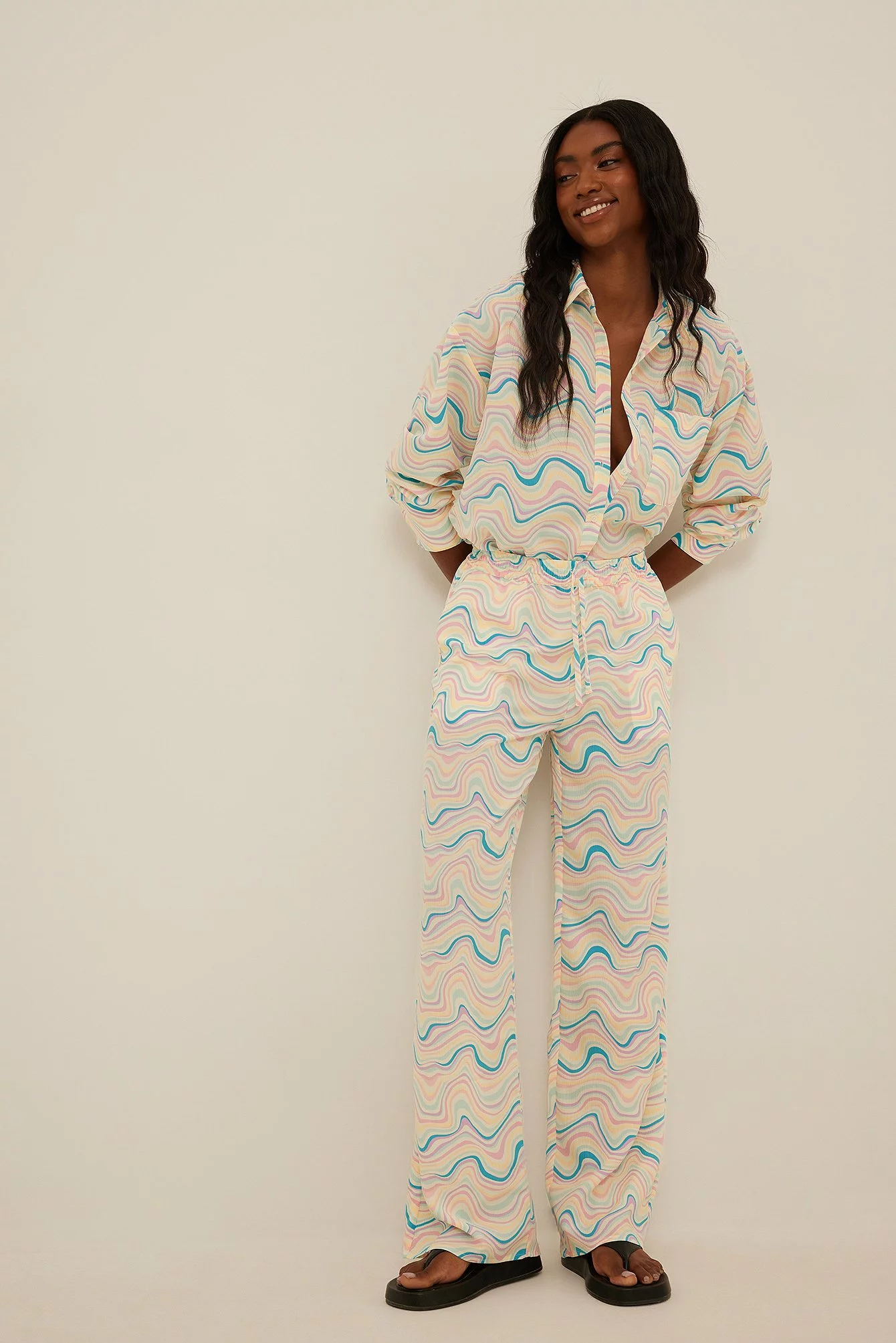 Misslisibell X NA-KD Oversized Structured Shirt - Image 3