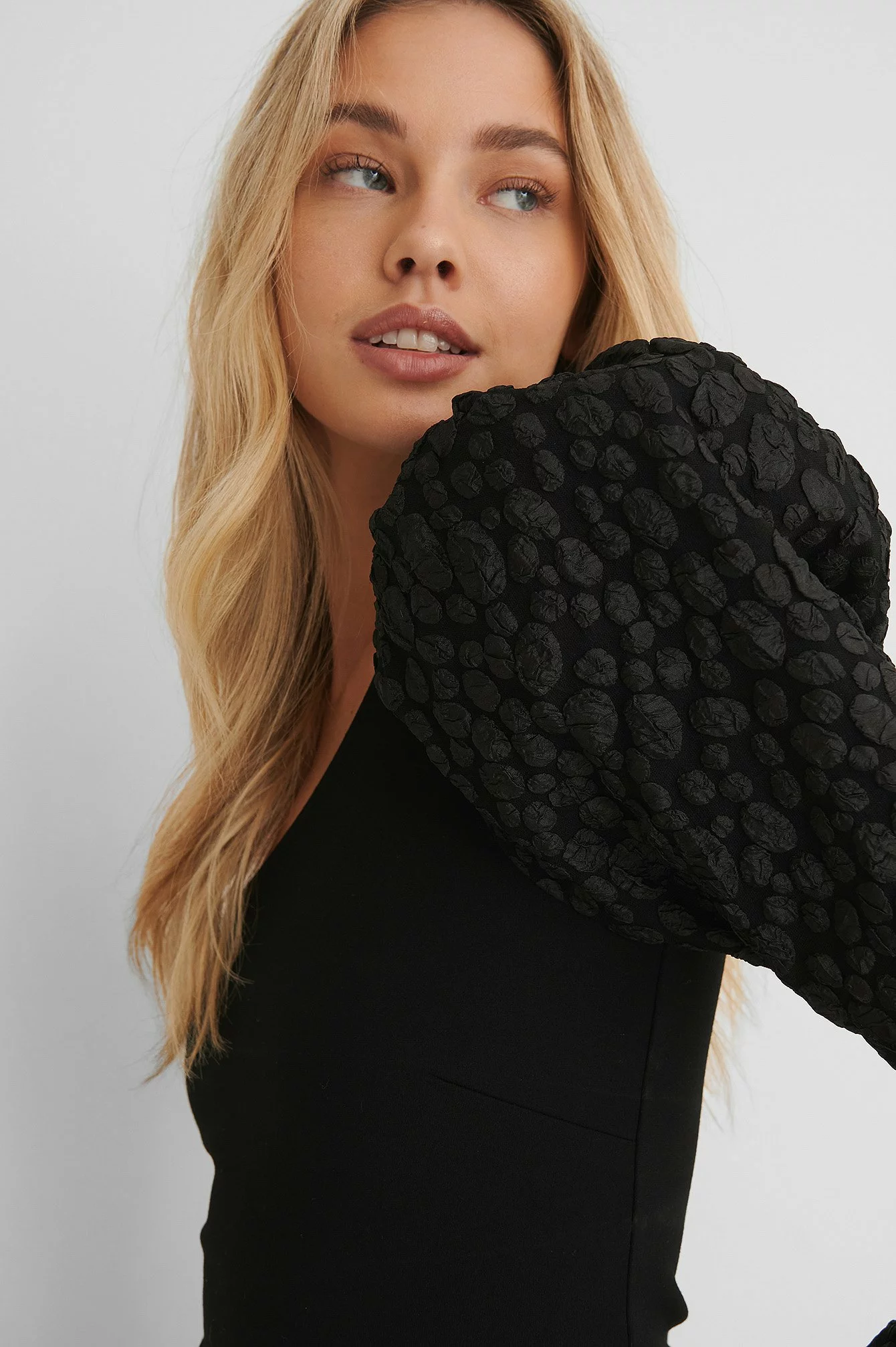 Paola Locatelli X NA-KD One Shoulder Puff Sleeve Top - Image 4