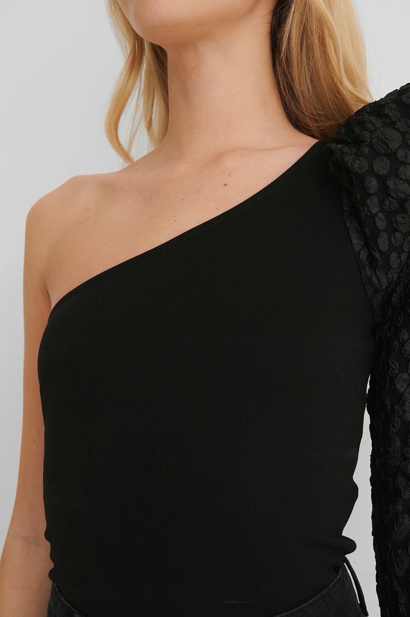 Paola Locatelli X NA-KD One Shoulder Puff Sleeve Top - Image 5