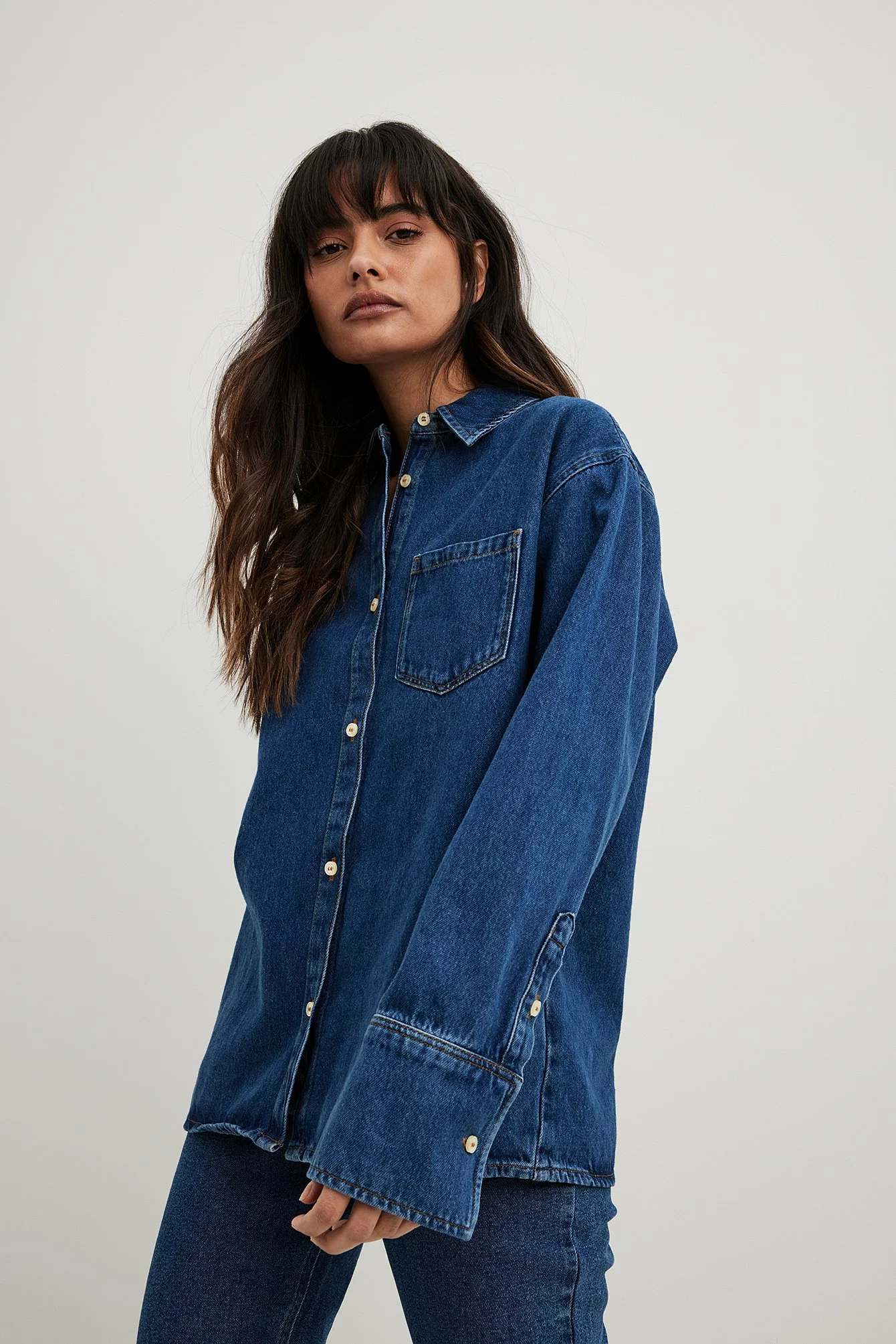 Sanna Jörnvik X NA-KD Pocket Detail Denim Shirt - Image 2