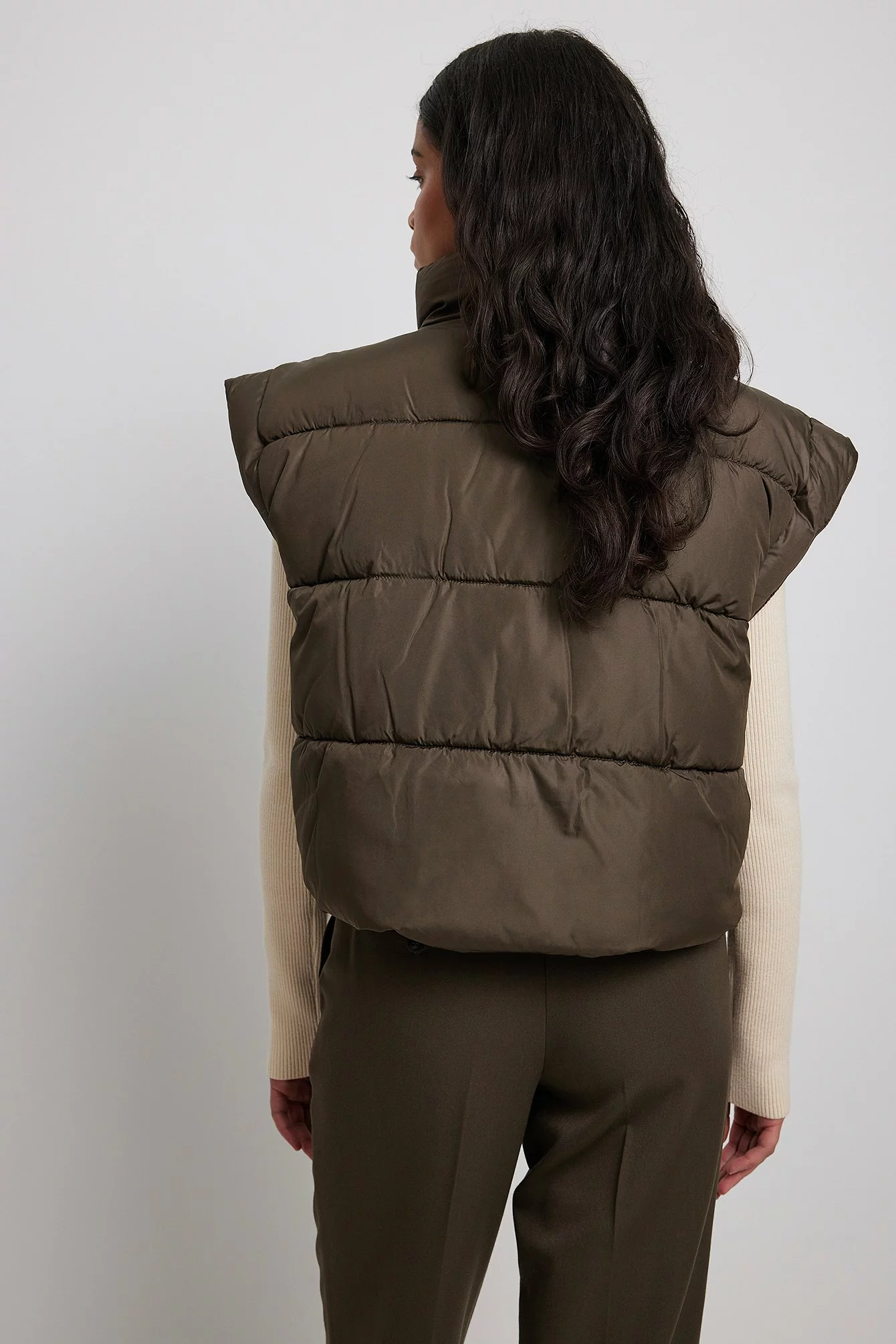 CLAIRE ROSE X Na-kd Pocket Detail Puffer Vest - Image 9