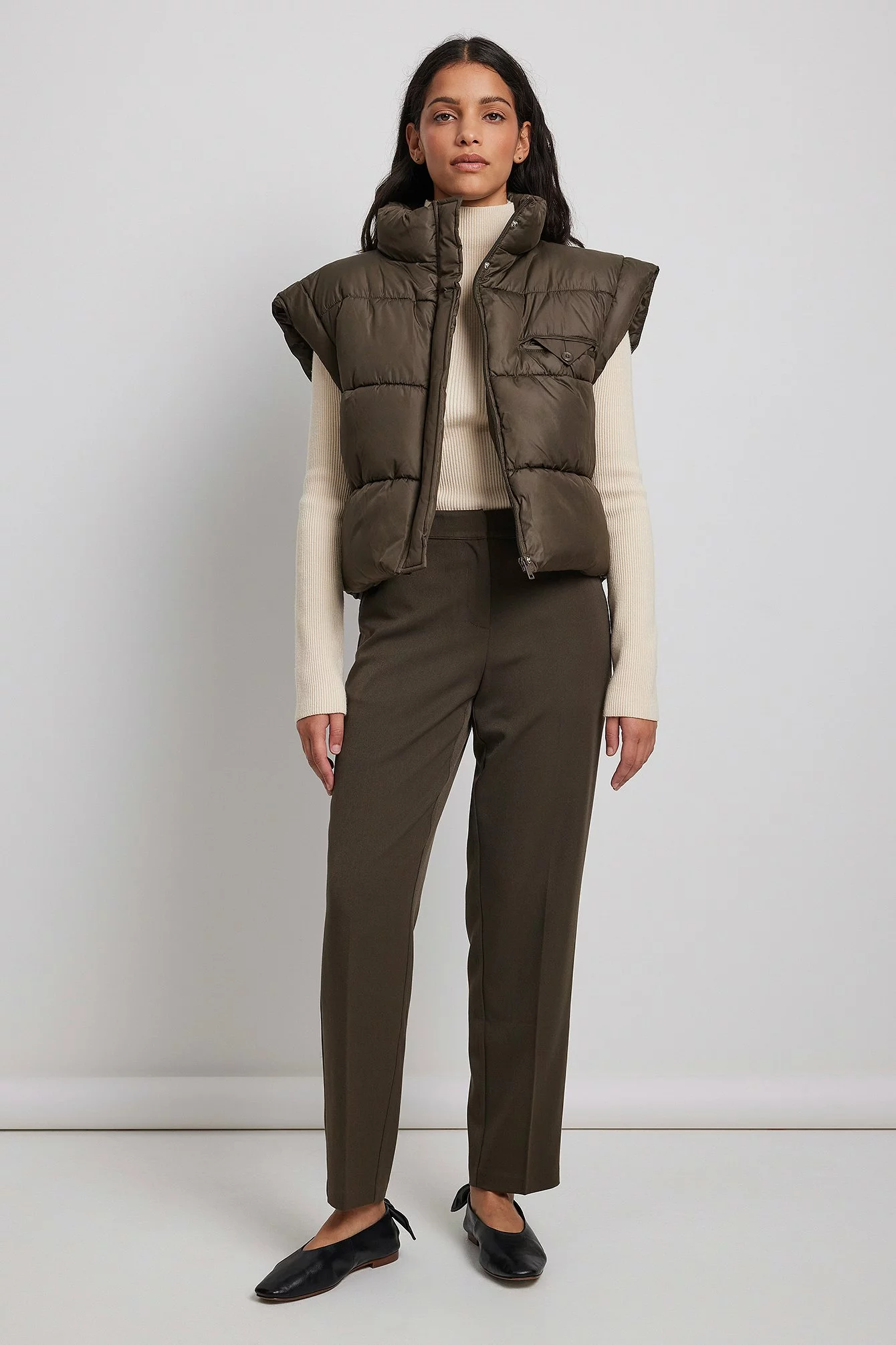 CLAIRE ROSE X Na-kd Pocket Detail Puffer Vest - Image 8