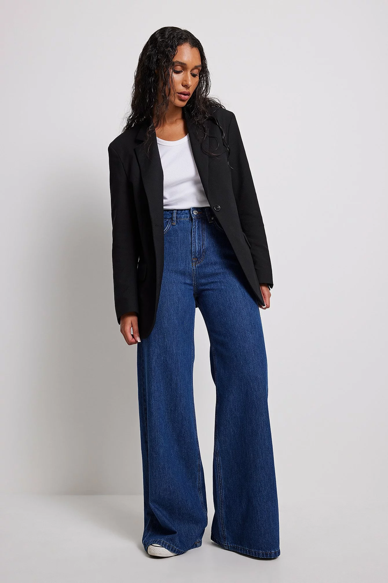 NA-KD Trend Soft Rigid Wide Jeans - Image 4