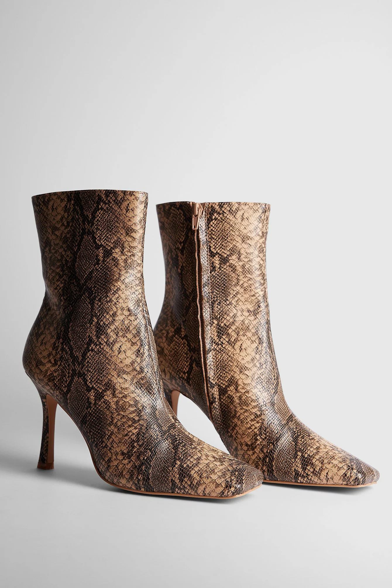 Georgina Lennon X NA-KD Snake Boots - Image 2