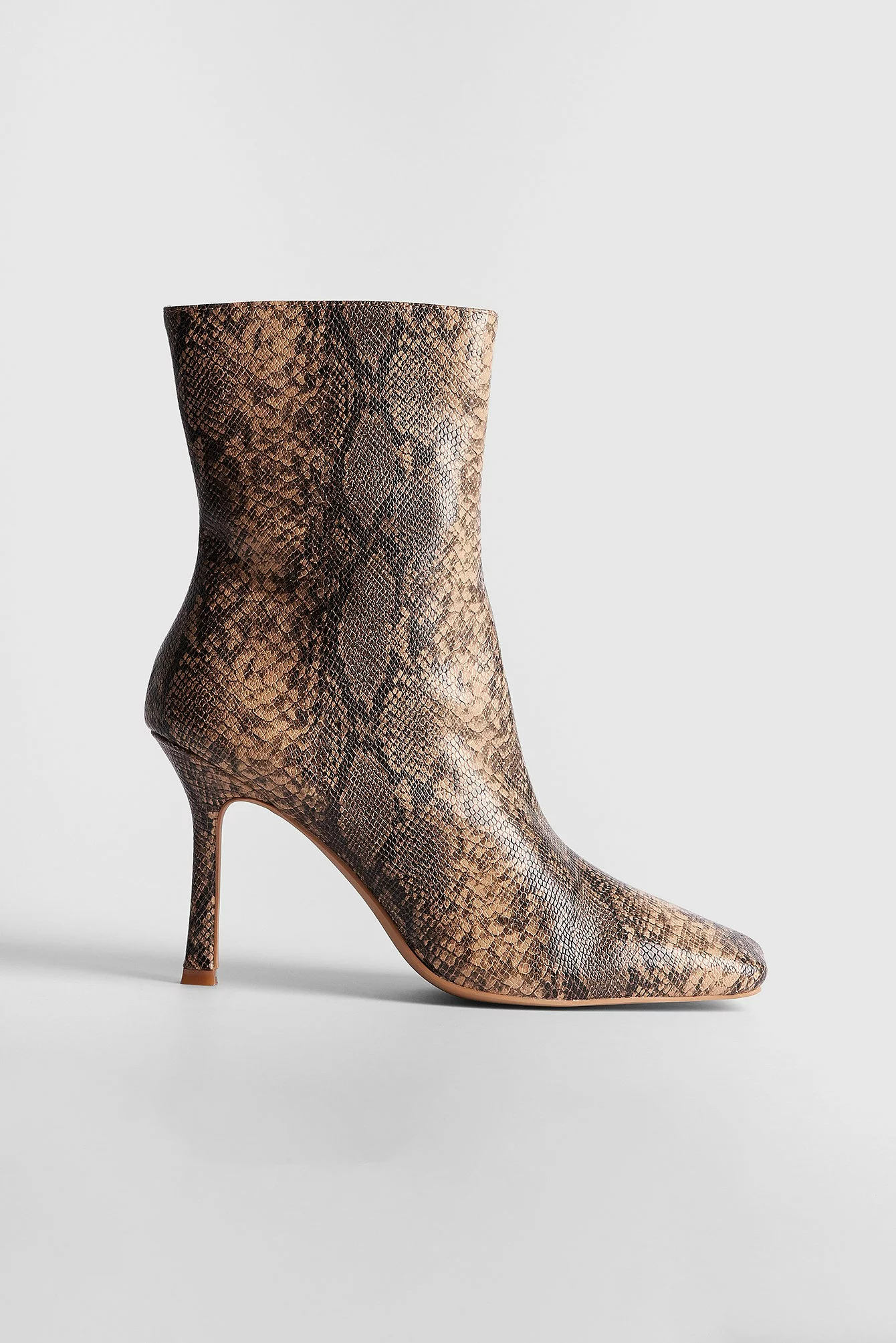 Georgina Lennon X NA-KD Snake Boots