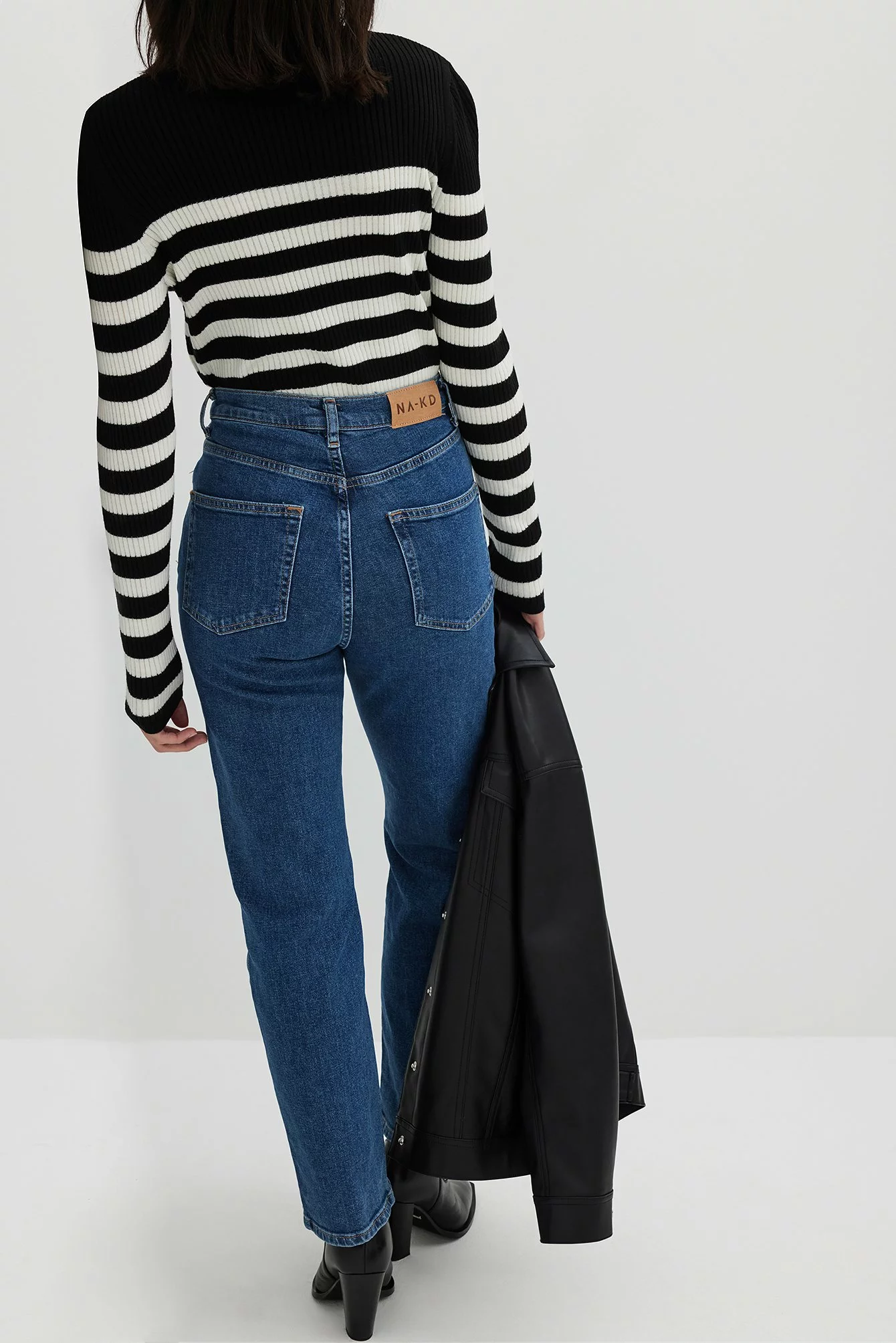 NA-KD Straight High Waist Jeans - Image 7