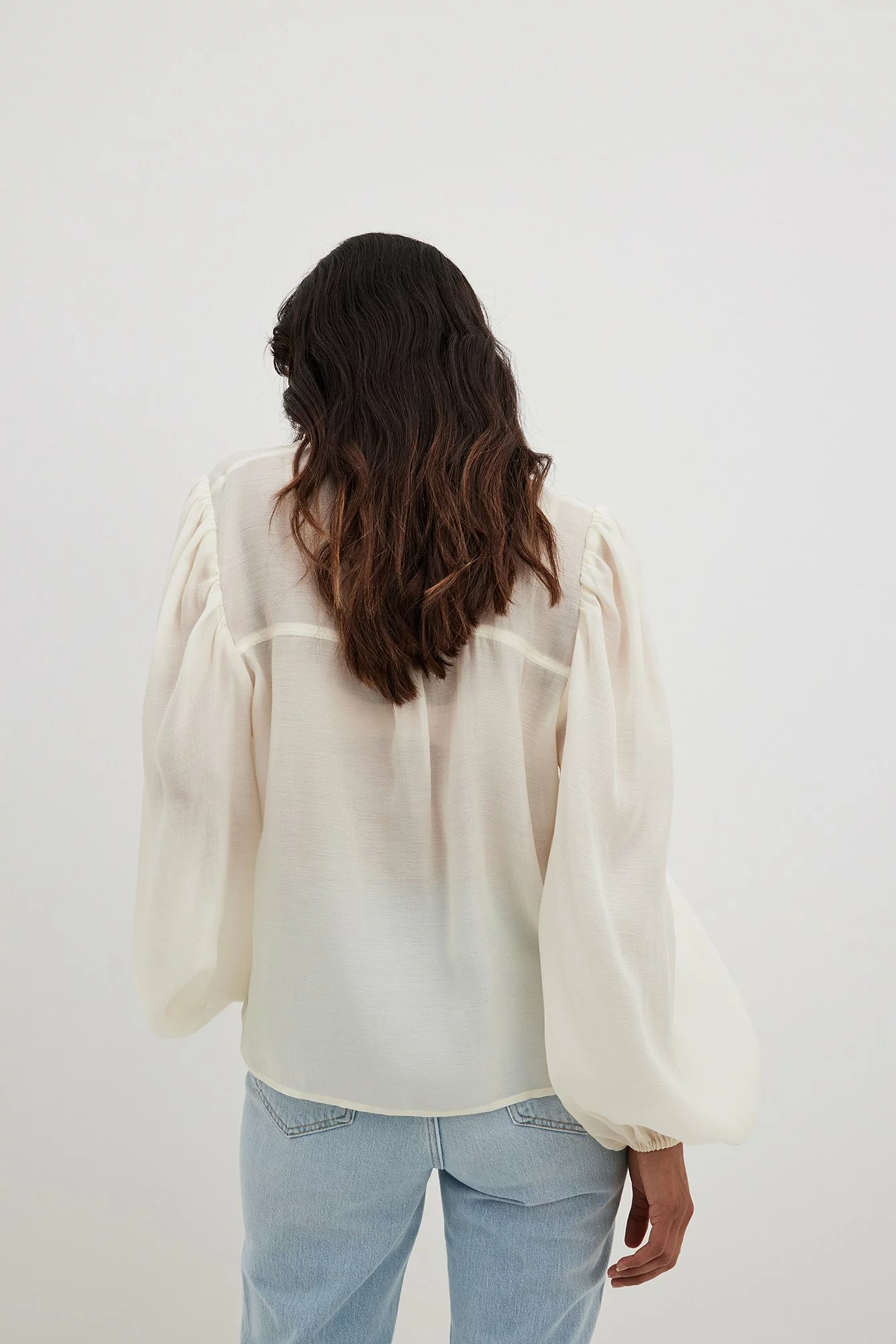 Sanna Jörnvik X NA-KD Volume Sleeve Button Detail Blouse - Image 3