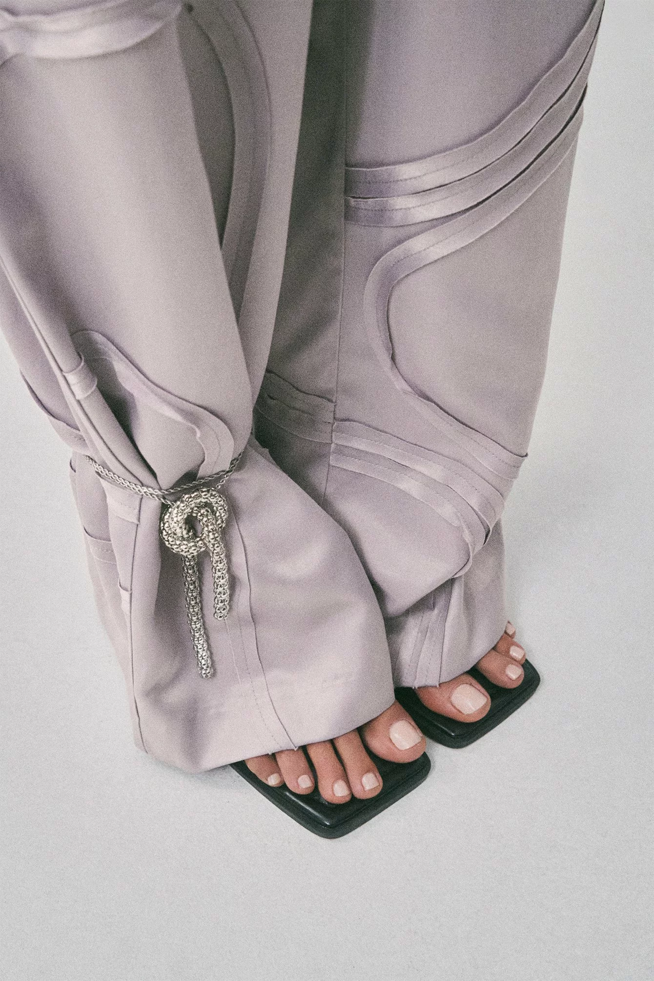 NA-KD ART Wavy Seam Pants - Image 5