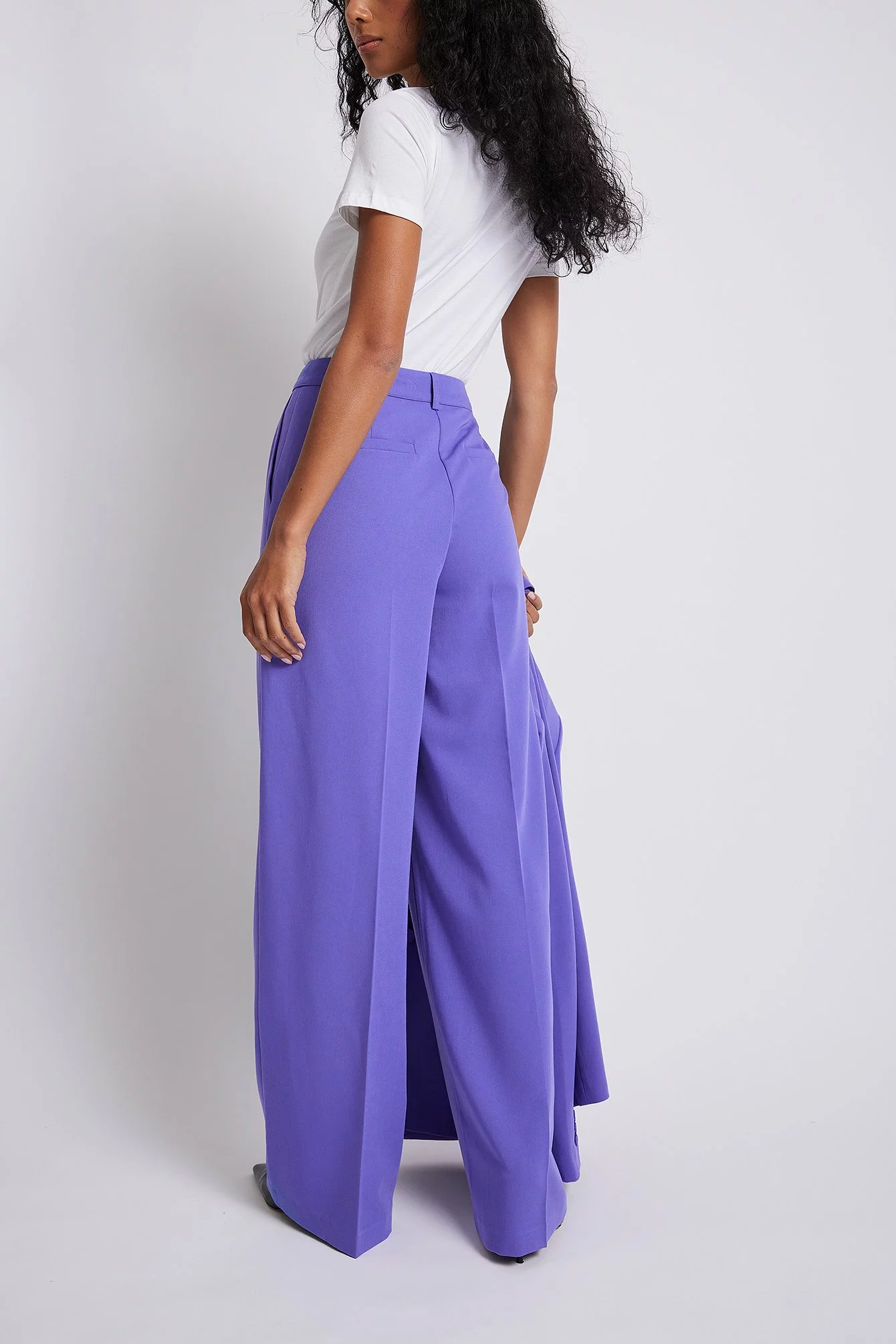 Karoline Dall X NA-KD Wide Trousers - Image 2