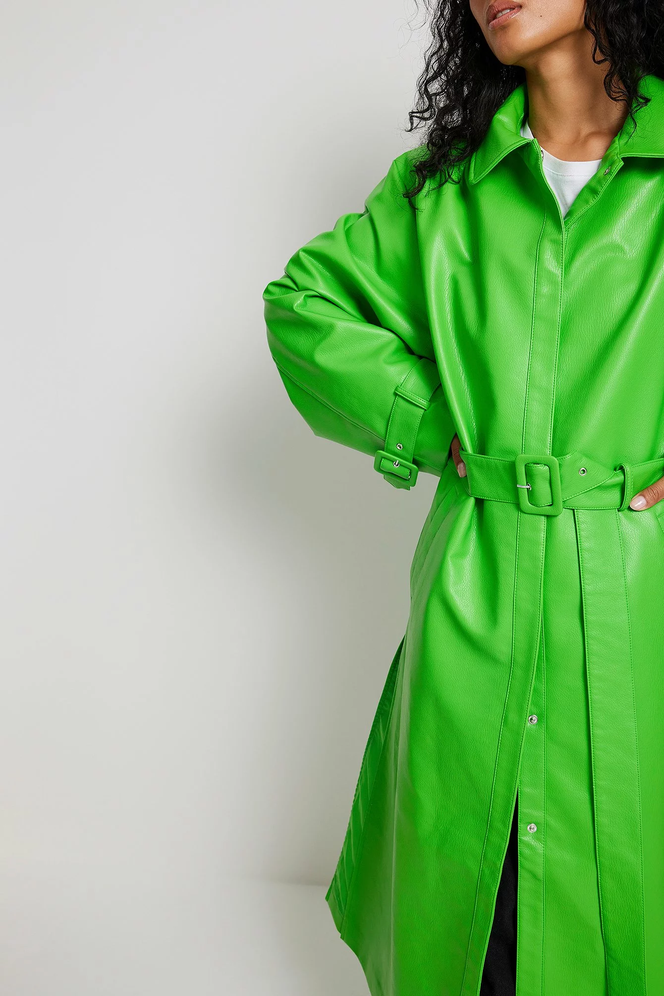 Janka Polliani X NA-KD Wrinkled Detailed Long PU Trench Coat - Image 5